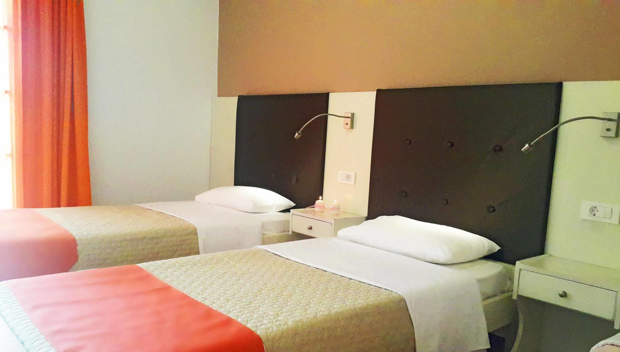 Paradosi Rooms イグメニツァ エクステリア 写真